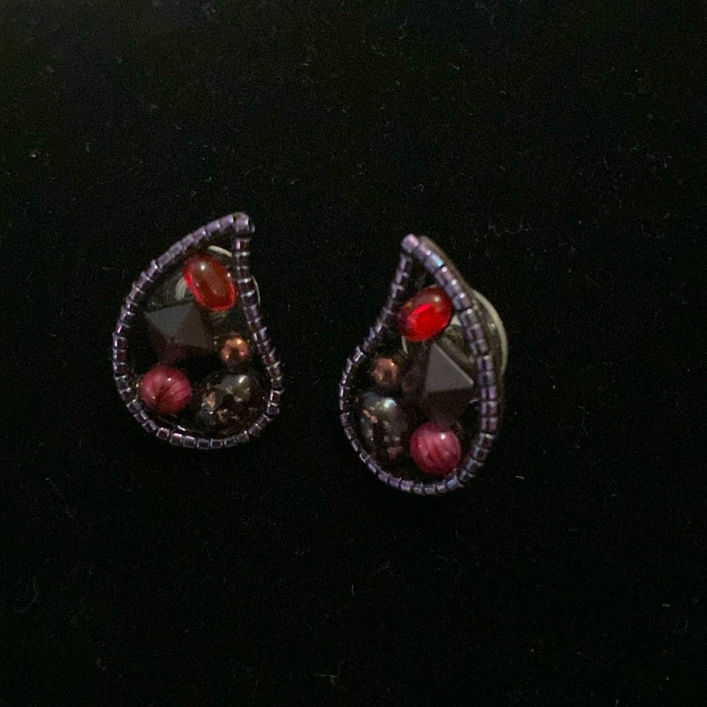 Leaf Design Post Earrings with Purple/Red Stones